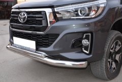 Тюнинг внедорожника Защита переднего бампера Toyota Hilux Exclusive Black 2018