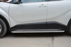 Тюнинг внедорожника Пороги с накладным листом Toyota C-HR 2018