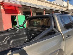 Тюнинг внедорожника Защитные дуги кузова Toyota Hilux Black Onyx 2020