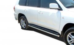 Тюнинг внедорожника Защита штатного порога труба Toyota Land Cruiser 200 2007-2012