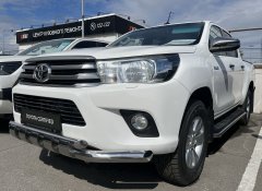 Тюнинг внедорожника Защита переднего бампера Toyota Hilux 2015