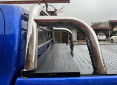 Тюнинг внедорожника Защитные дуги кузова Toyota Hilux 2011