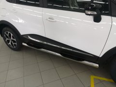 Тюнинг внедорожника Порог труба с проступью Renault Kaptur 2017