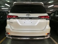 Тюнинг внедорожника Защита заднего бампера Toyota Fortuner 2017
